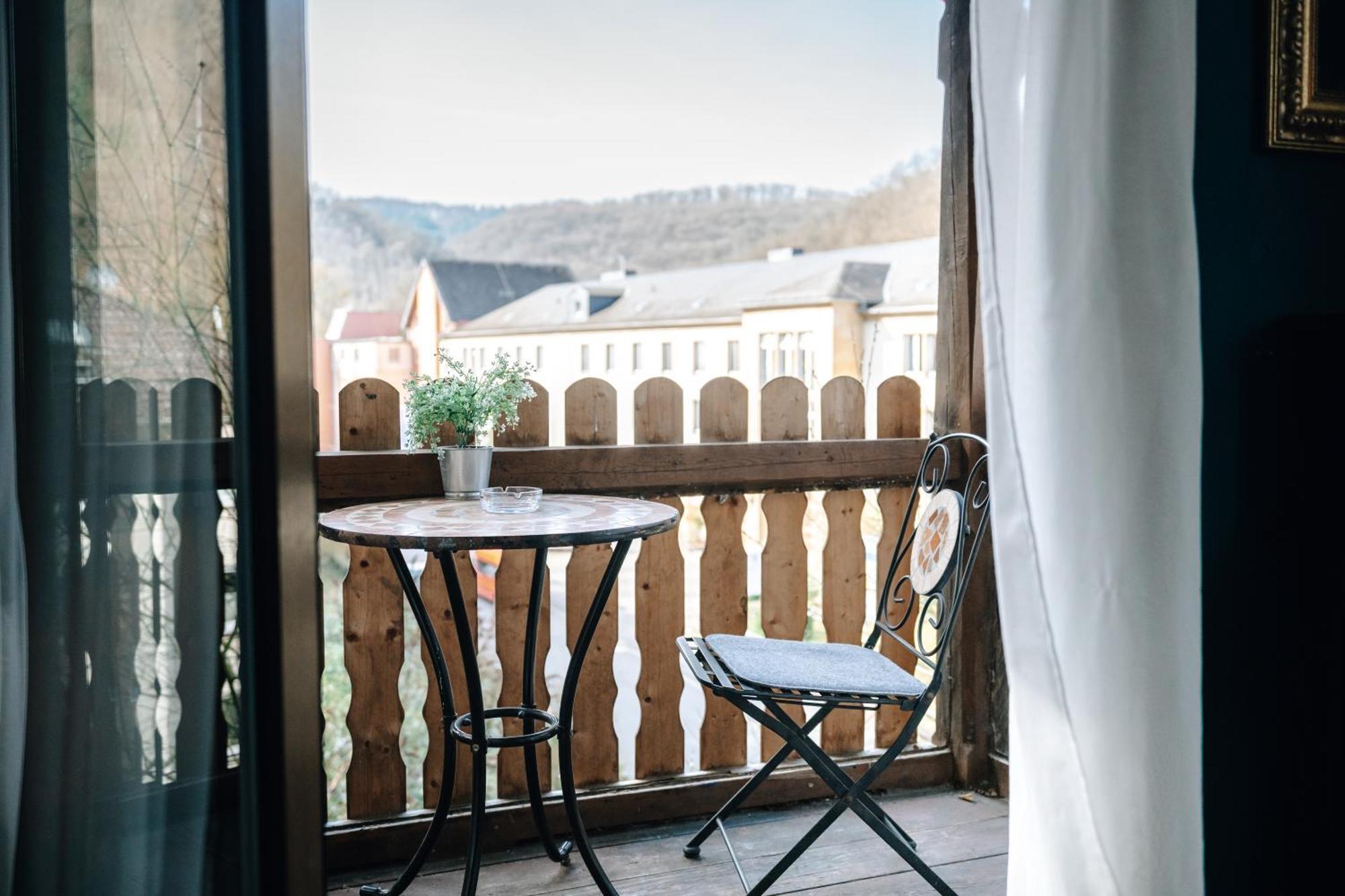 Bismarck Apt Mit Schoenem Balkon Бад-Емс Екстер'єр фото
